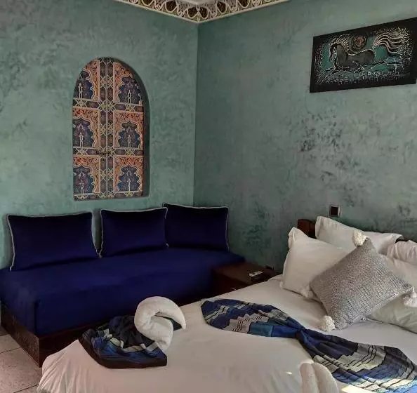 Hotelli Equi Palace & Spa Near Aeroport