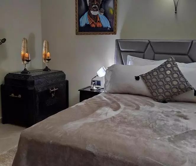 Hotelli Equi Palace & Spa Near Aeroport