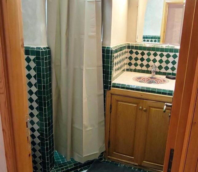 Отель Equi Palace & Spa Near Aeroport