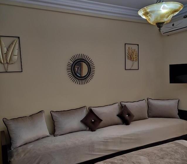 Отель Equi Palace & Spa Near Aeroport