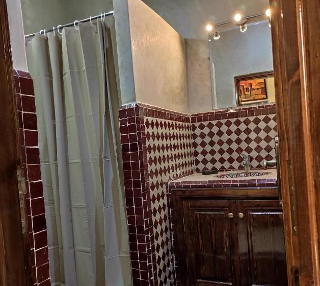 Отель Equi Palace & Spa Near Aeroport