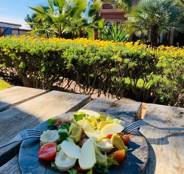 Hotelli Equi Palace & Spa Near Aeroport