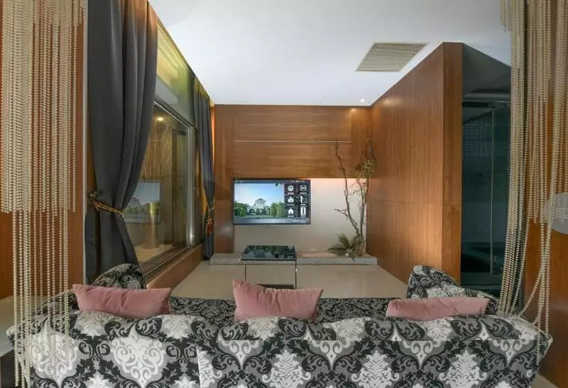 تختخواب و صبحانه 湖山風景旅館lake Mountain View Motel