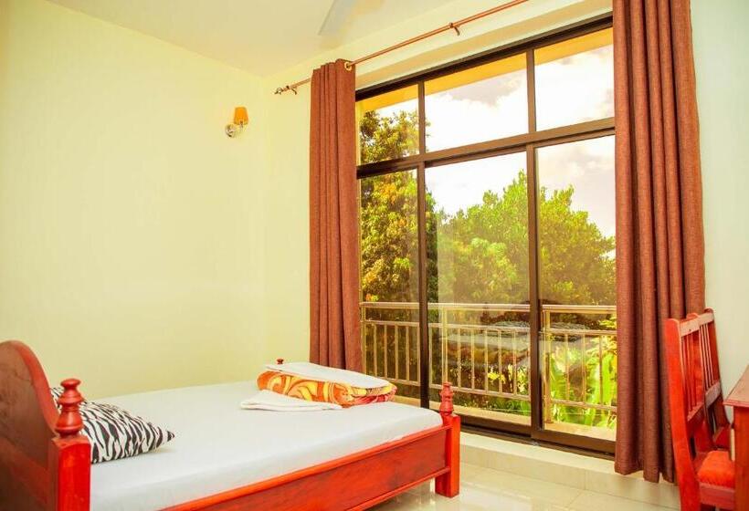 בית מלון כפרי Africa Natural Tours Kilimanjaro White House