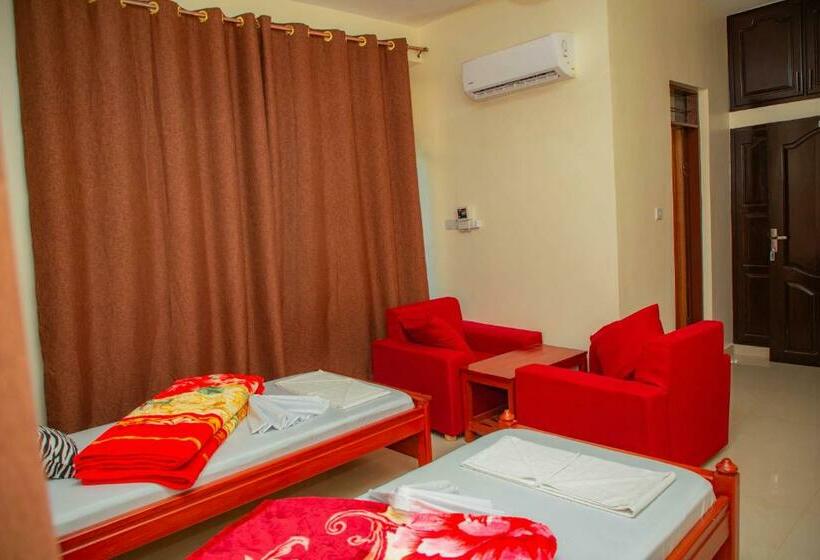 בית מלון כפרי Africa Natural Tours Kilimanjaro White House