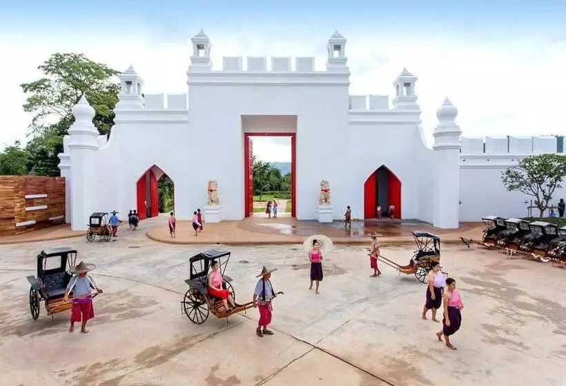هتل Oyo 75309 Yo Charoen