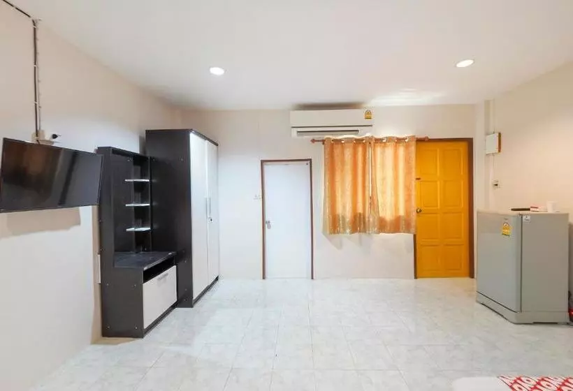هتل Oyo 75309 Yo Charoen