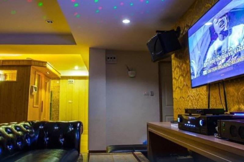 호텔 Oyo 75311 Bed One