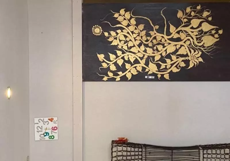 Hotelli Oyo 75311 Bed One