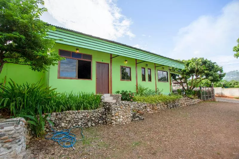 Hotelli Oyo 75318 Ruan Rim Dao Chiang Dao