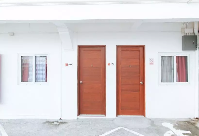 ホテル Reddoorz Near Mercado Del Lago