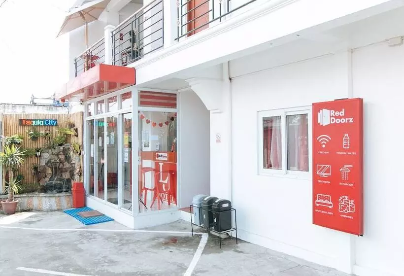 ホテル Reddoorz Near Mercado Del Lago