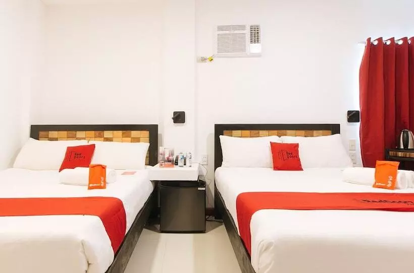 ホテル Reddoorz Near Mercado Del Lago