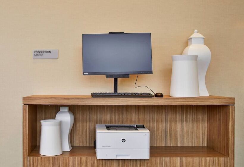 فندق Towneplace Suites By Marriott Columbus North Osu