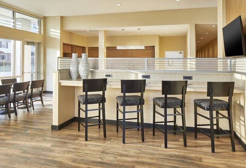 فندق Towneplace Suites By Marriott Columbus North Osu