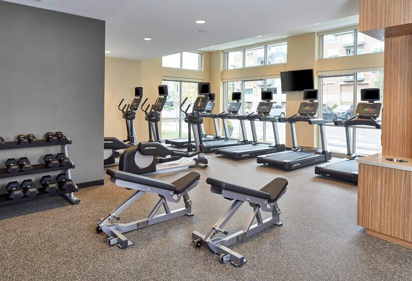 فندق Towneplace Suites By Marriott Columbus North Osu