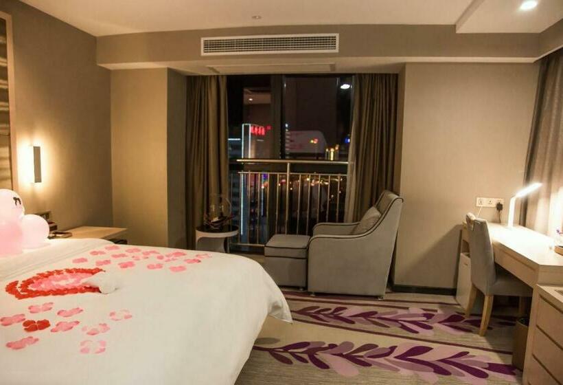 Lavande Hotels Xianning Tonghui Square Branch