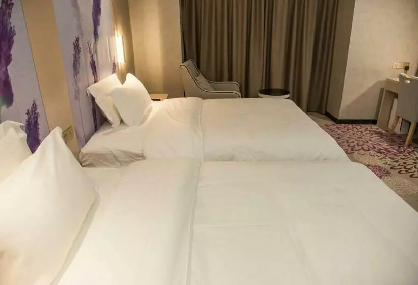 Lavande Hotels Xianning Tonghui Square Branch