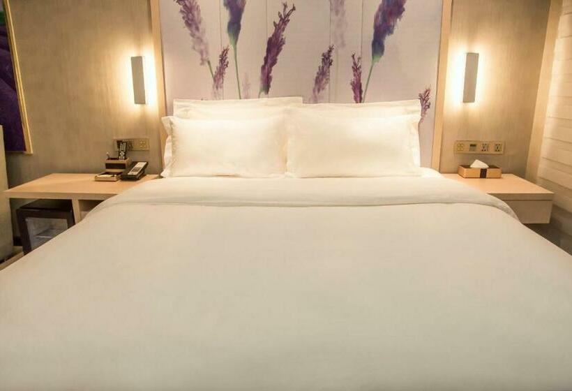 Lavande Hotels Xianning Tonghui Square Branch