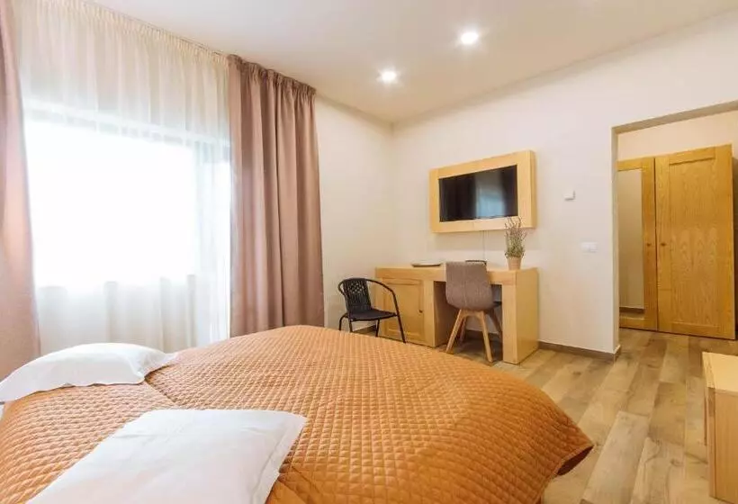 Majatalo Comoara Rarăului