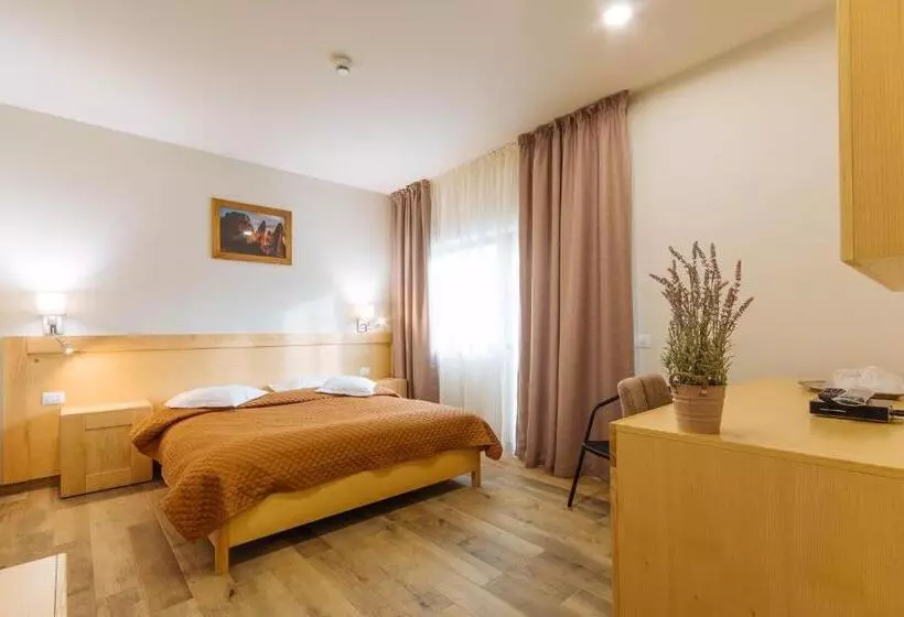 Majatalo Comoara Rarăului