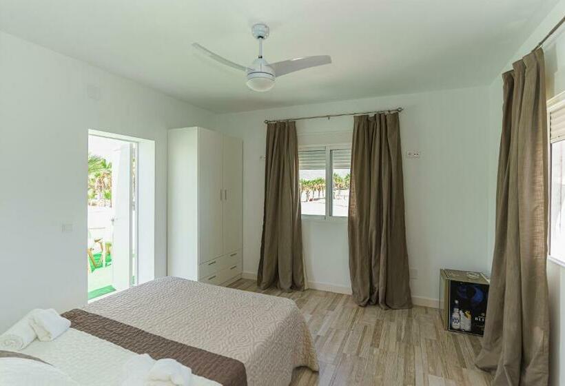 پانسیون Hostal Paraiso Del Mar