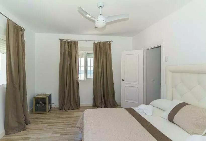 ペンション Hostal Paraiso Del Mar