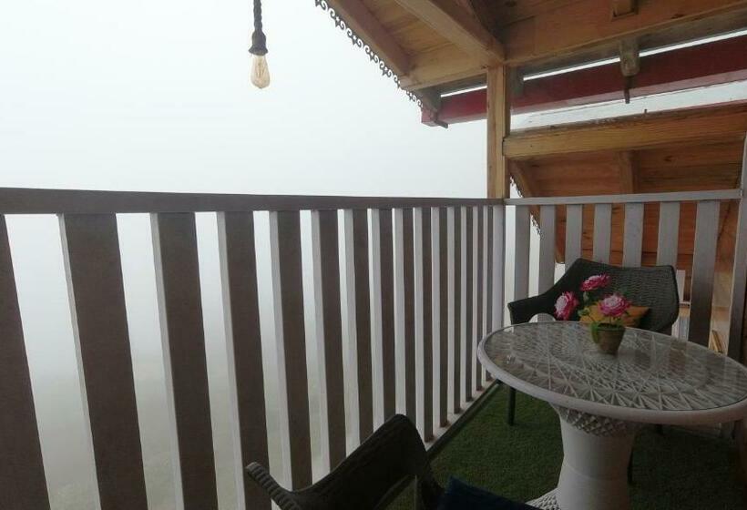 Pensão Rooftop Cottages & Restaurant, Pangot