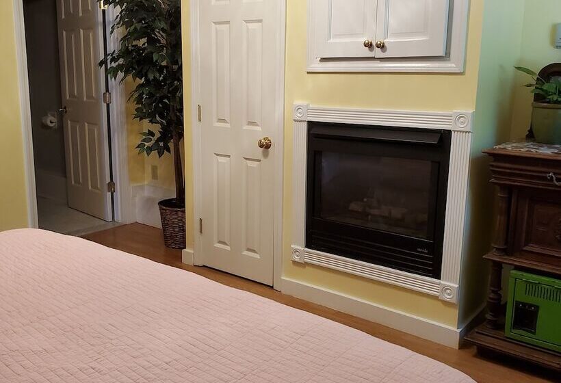 بنسيون The Rugosa Guest House