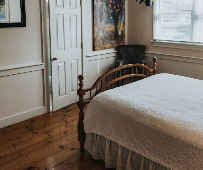 بنسيون The Rugosa Guest House