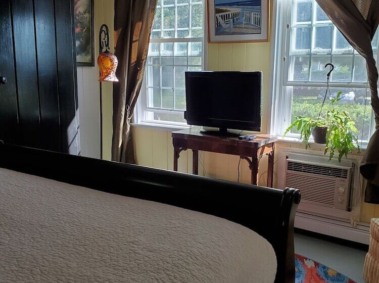 بنسيون The Rugosa Guest House