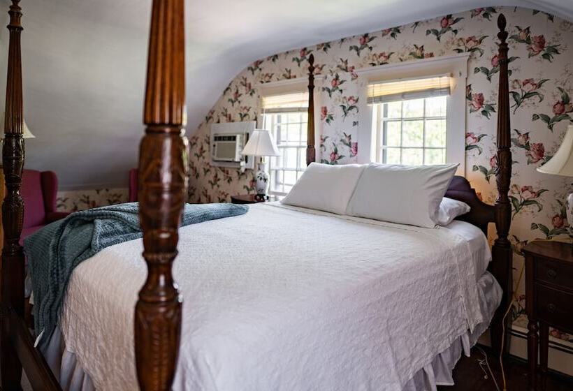 بنسيون The Rugosa Guest House