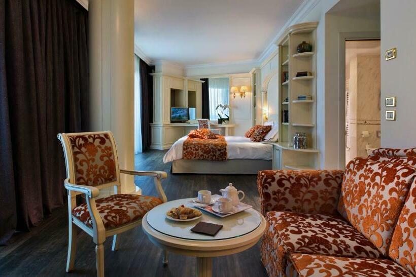 Tritone Luxury Hotel Thermae & Spa