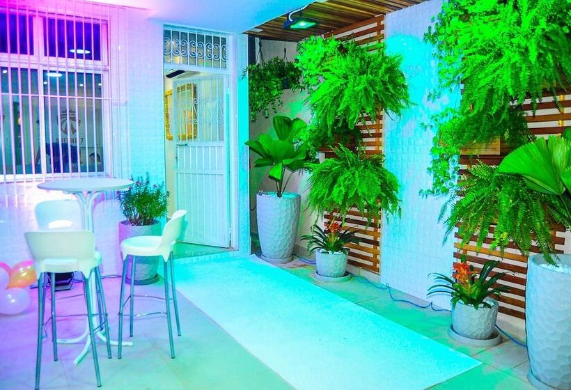 Arenna 7 Hostel & Studios