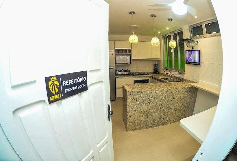 Arenna 7 Hostel & Studios