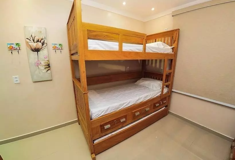 Arenna 7 Hostel & Studios