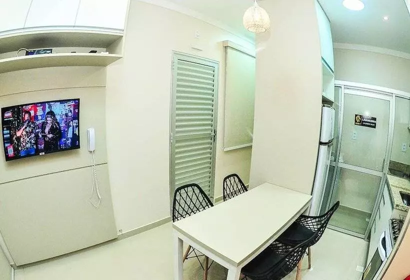 Arenna 7 Hostel & Studios