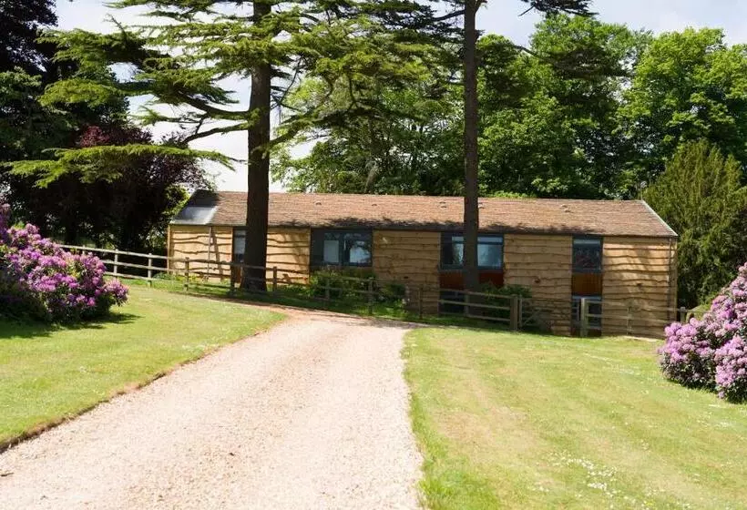 تختخواب و صبحانه The Garden House