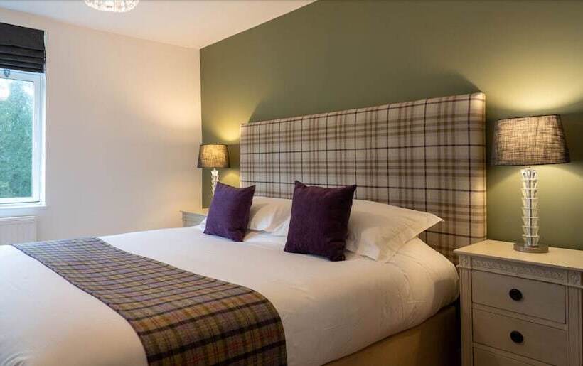 تختخواب و صبحانه The Garden House