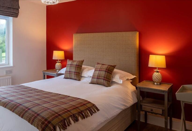 تختخواب و صبحانه The Garden House