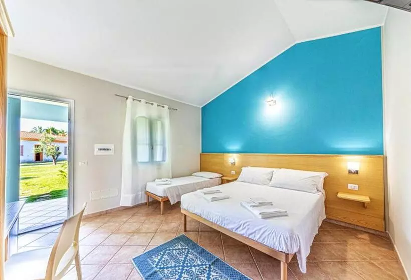 ホテル Agriturismo Is Cortillaris