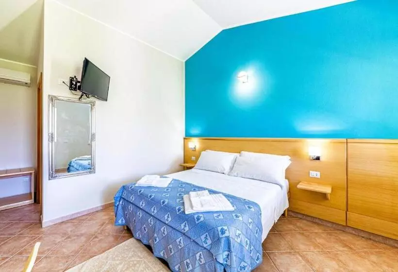 ホテル Agriturismo Is Cortillaris