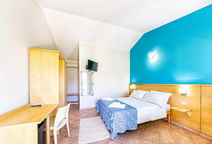 ホテル Agriturismo Is Cortillaris