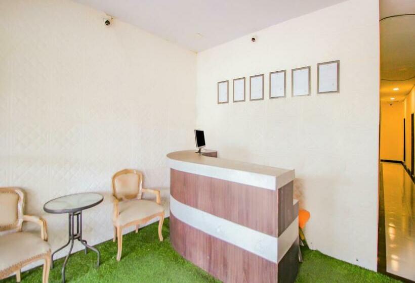 בית מלון כפרי Spot On 90259 Apollo Inn