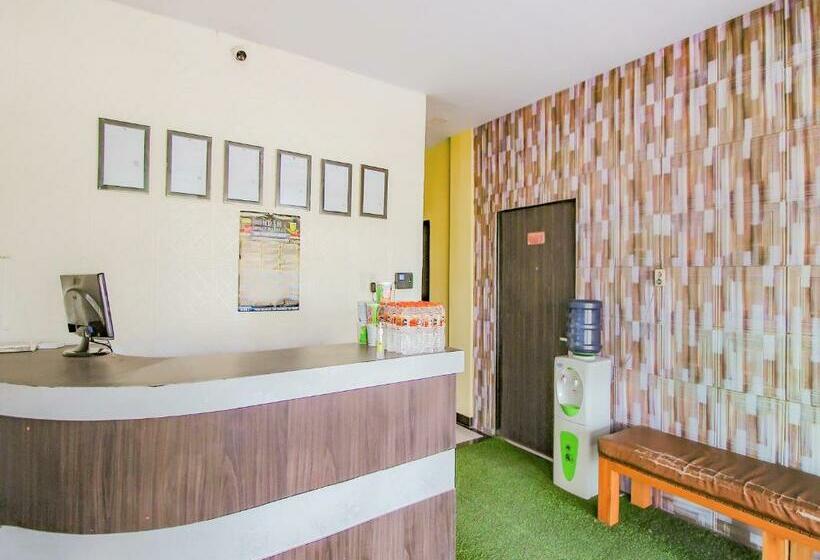 בית מלון כפרי Spot On 90259 Apollo Inn