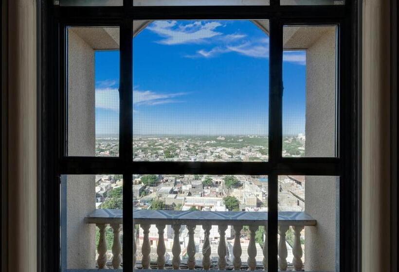 בית מלון כפרי Lemon Tree Premier, Dwarka