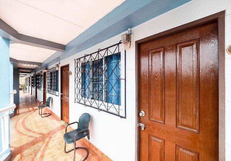 Hotel Oyo 1157 Ploy Pailin Place