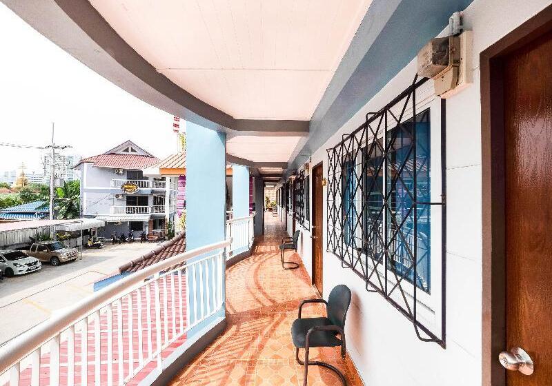 Hotel Oyo 1157 Ploy Pailin Place