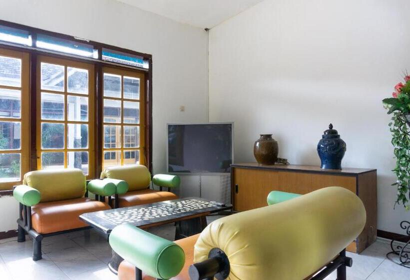 Hotell Reddoorz At Pujon Malang