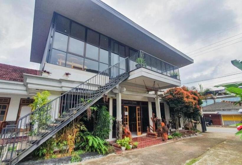 Hotell Reddoorz At Pujon Malang